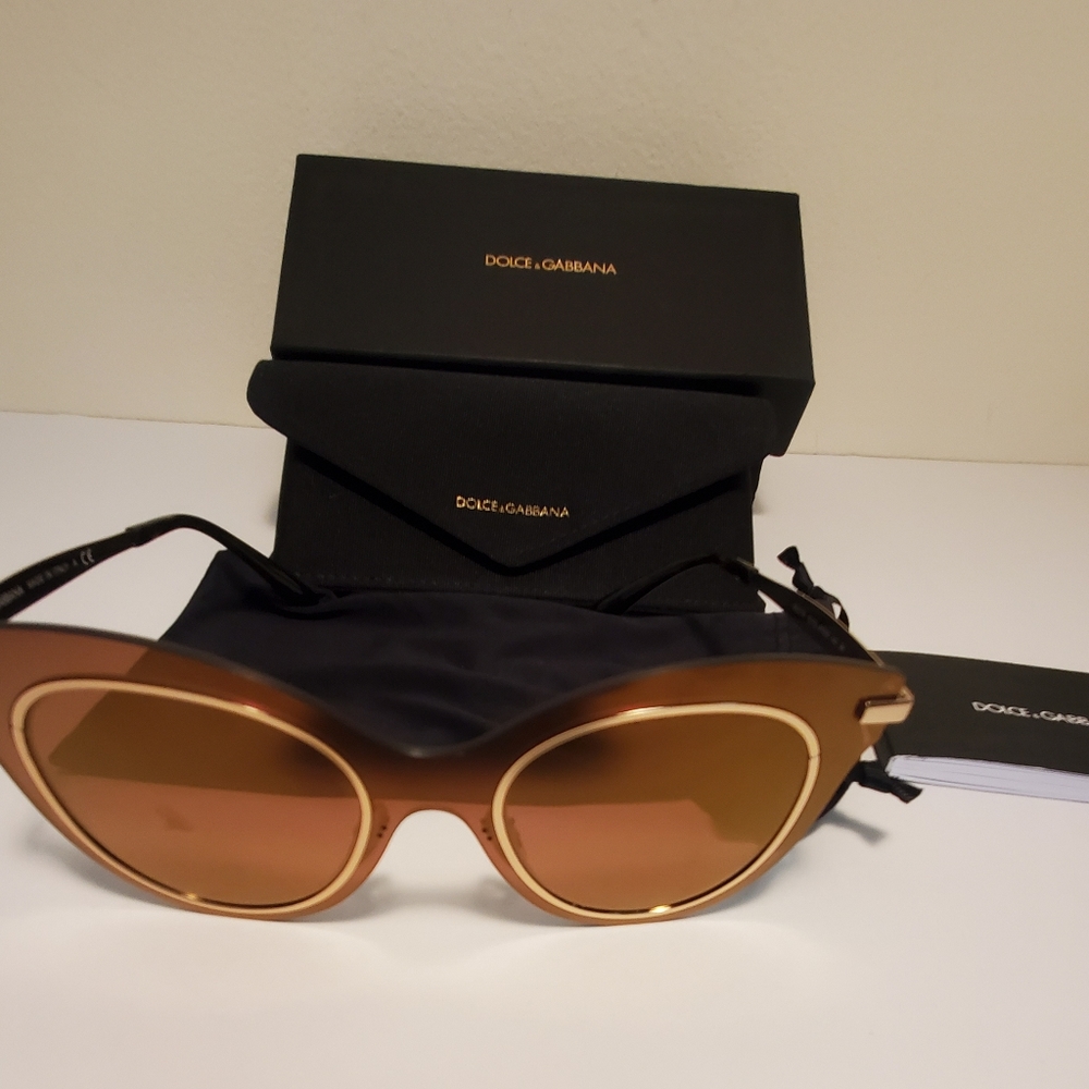 Dolce and Gabbana Ladies Sunglasses.  Brown mirrored bronze - Picture 4 of 16
